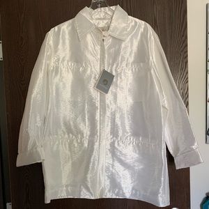 Women’s white jacket